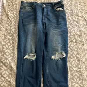 Bluenotes High Rise stretch Mom Jeans | Never worn